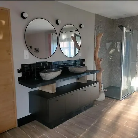 Romantique Avec Jacuzzi Le Barp